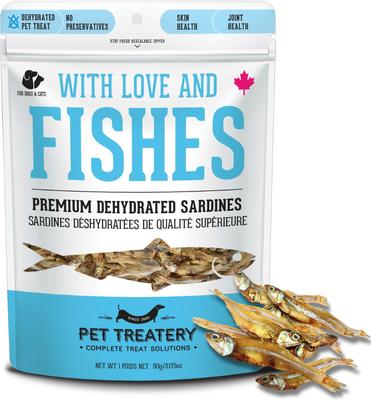 Con amor y pescado, golosinas de sardina deshidratada para perros y gatos, bolsa de 3.17 oz