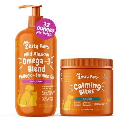 Paquete: Suplemento líquido para piel y pelaje con aceite de salmón salvaje de Alaska Zesty Paws (botella de 940 ml) + Bocados calmantes de cáñamo con sabor a mantequilla de maní, suplemento para la serenidad y la relajación de perros (90 unidades)