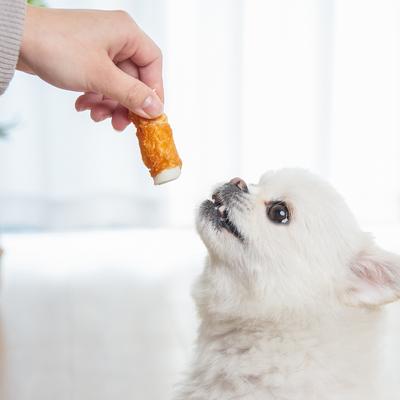 Rollitos de cuero crudo envueltos en pollo, golosinas para perros de 2,5 pulgadas, 32 unidades