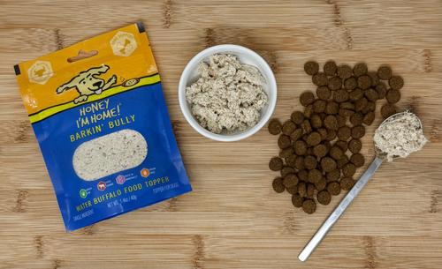 ¡Aderezo para comida para perros Barkin' Bully de búfalo de agua natural, bolsa de 38 g!