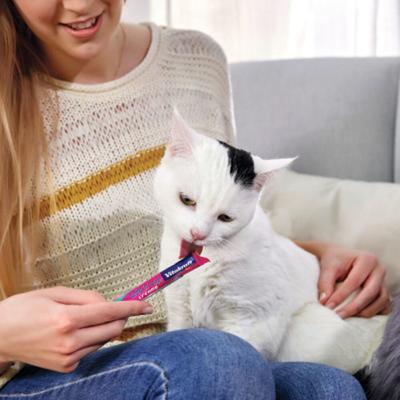 Lick N Lap Chicken Cat Lickable Treats, 15-g tube, 16 count