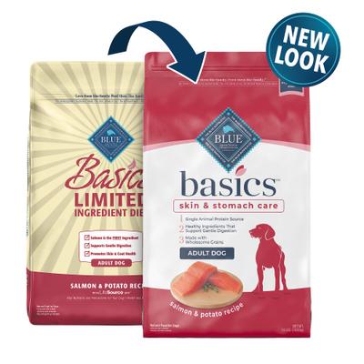 Paquete: Blue Buffalo Basics Cuidado de la piel y el estómago Receta de salmón y patata Alimento seco para adultos + Galletas Premios para perros de salmón y patata