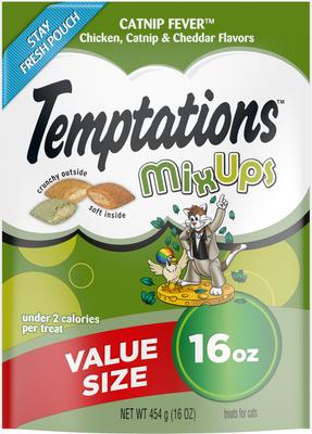 Paquete: Temptations MixUps Catnip Fever Flavor, bolsa de 16 oz + Golosinas suaves y crujientes para gatos Meowmaid con sabores a salmón y atún