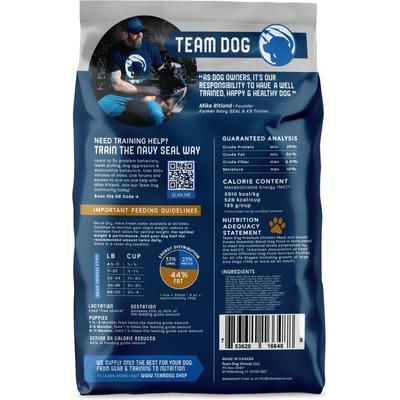 Alimento seco premium para perros con mezcla esencial de harina de pollo y batata 26/20, bolsa de 33 lb