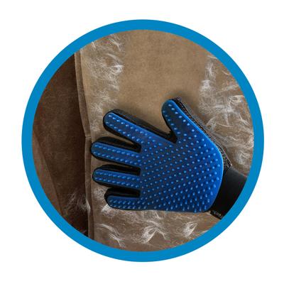 Five Finger Pet Deshedding & Hair Removal Glove, Blue/Red