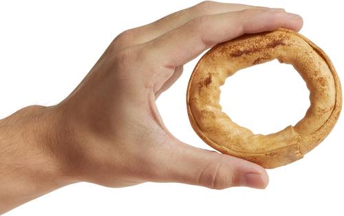 Donas de cuero crudo DogLicious de 8.9 cm con sabor a mantequilla de cacahuete, 2 unidades