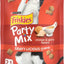 Deliciosas golosinas crujientes para gatos con sabor a pollo y salsa Party Mix, bolsa de 2.1 oz