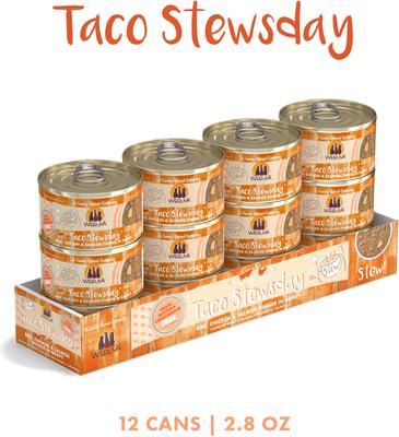Comida enlatada para gatos Classic Cat Taco Stewsday con carne, pollo y salmón en salsa, lata de 2.8 oz, caja de 12