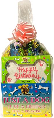 Cesta de regalo rosa "Feliz cumpleaños" con paquete variado de golosinas crujientes para perros