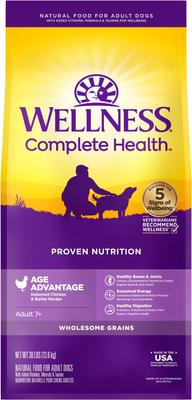 Paquete: Alimento seco para perros Wellness Complete Health Senior con pollo deshuesado y cebada (bolsa de 13.6 kg) + Premios Wellness WellBites con carne de res y pavo, suaves y masticables, sin cereales (bolsa de 173 g)