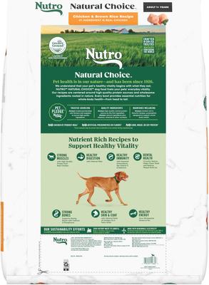 Paquete: Alimento seco para perros Nutro Natural Choice con pollo y arroz integral para adultos + premios crujientes con mantequilla de cacahuete real